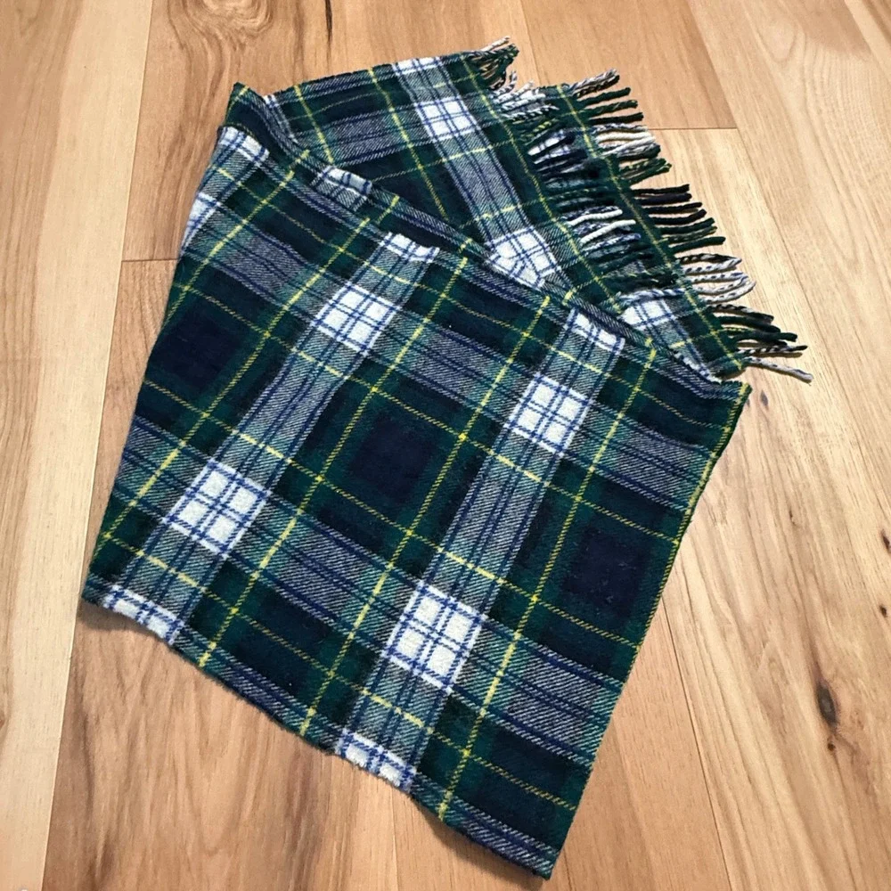 J Crew Scarf Unisex  Green Black Watch Tartan Plaid 100% Wool Made in Scotland
